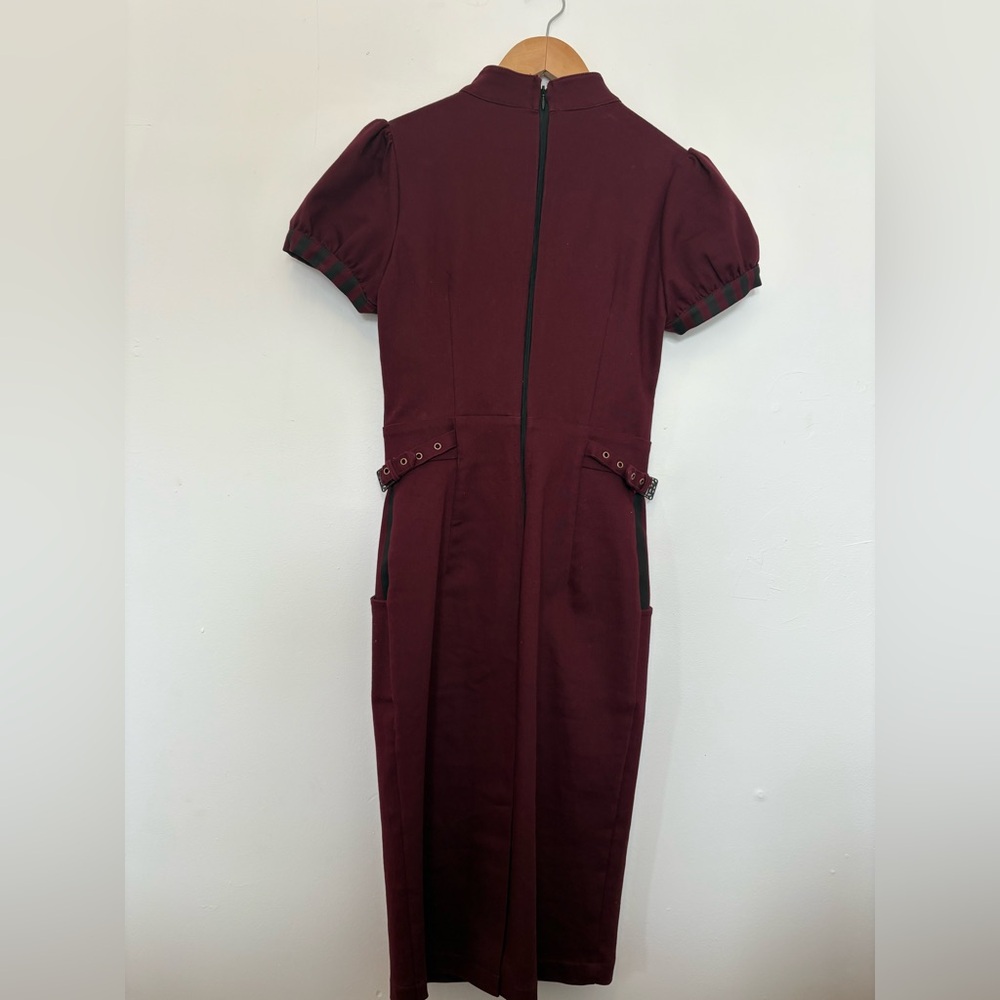Chic Burgundy Striped dress - Picture 7 of 9